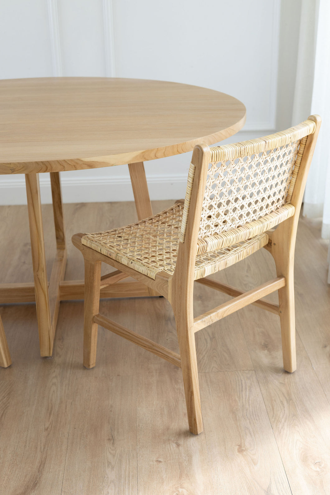 The Amira dining chair