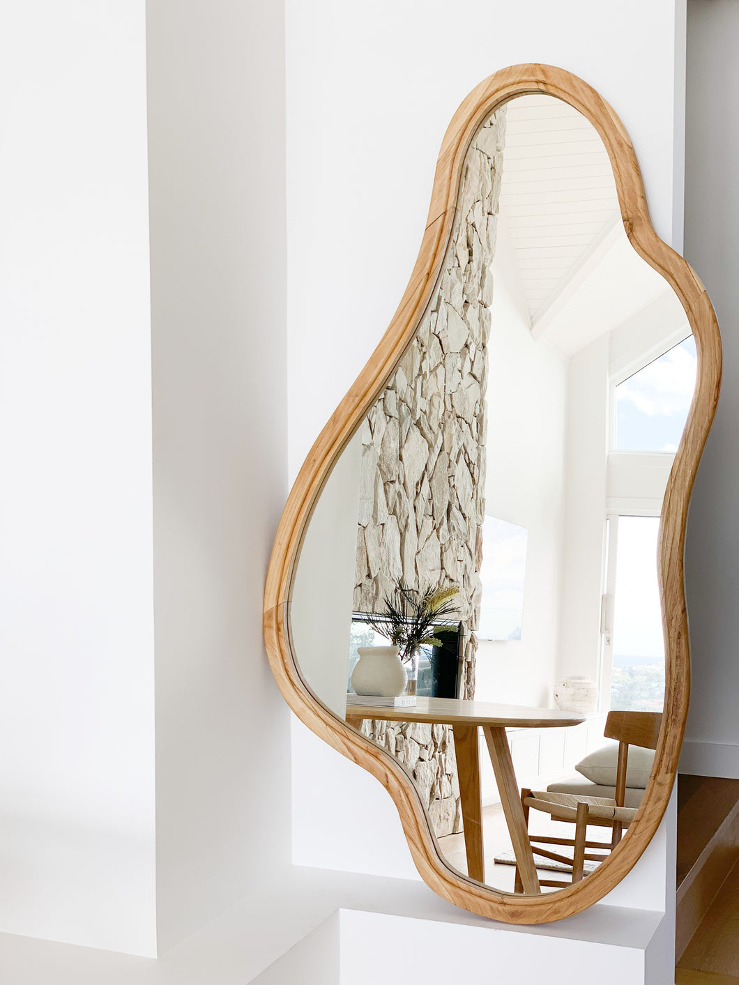 Viktoria Mirror