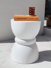 Load image into Gallery viewer, The hourglass side table - pure white concrete
